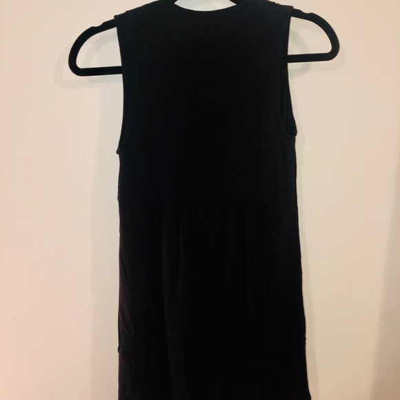 Sleeveless Pintuck Black Dress - Picture 3 of 4